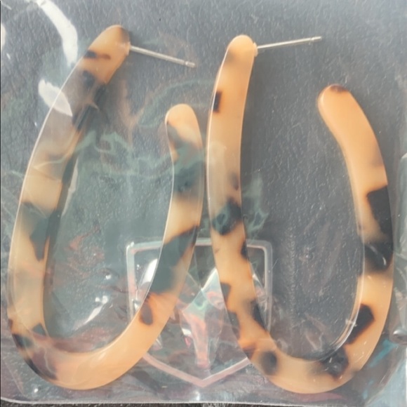 Jewelry - Picture 7 of 8